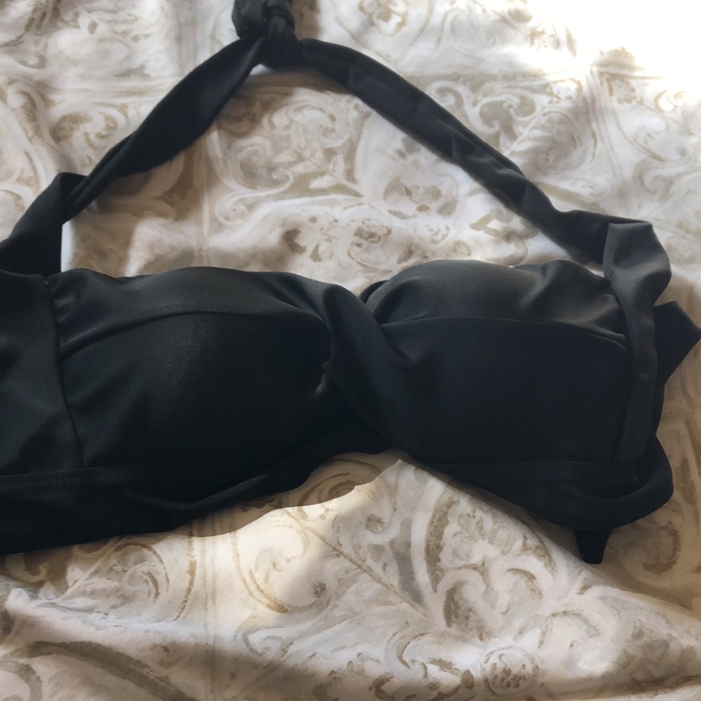 Woman’s Bikini - Picture 3 of 4